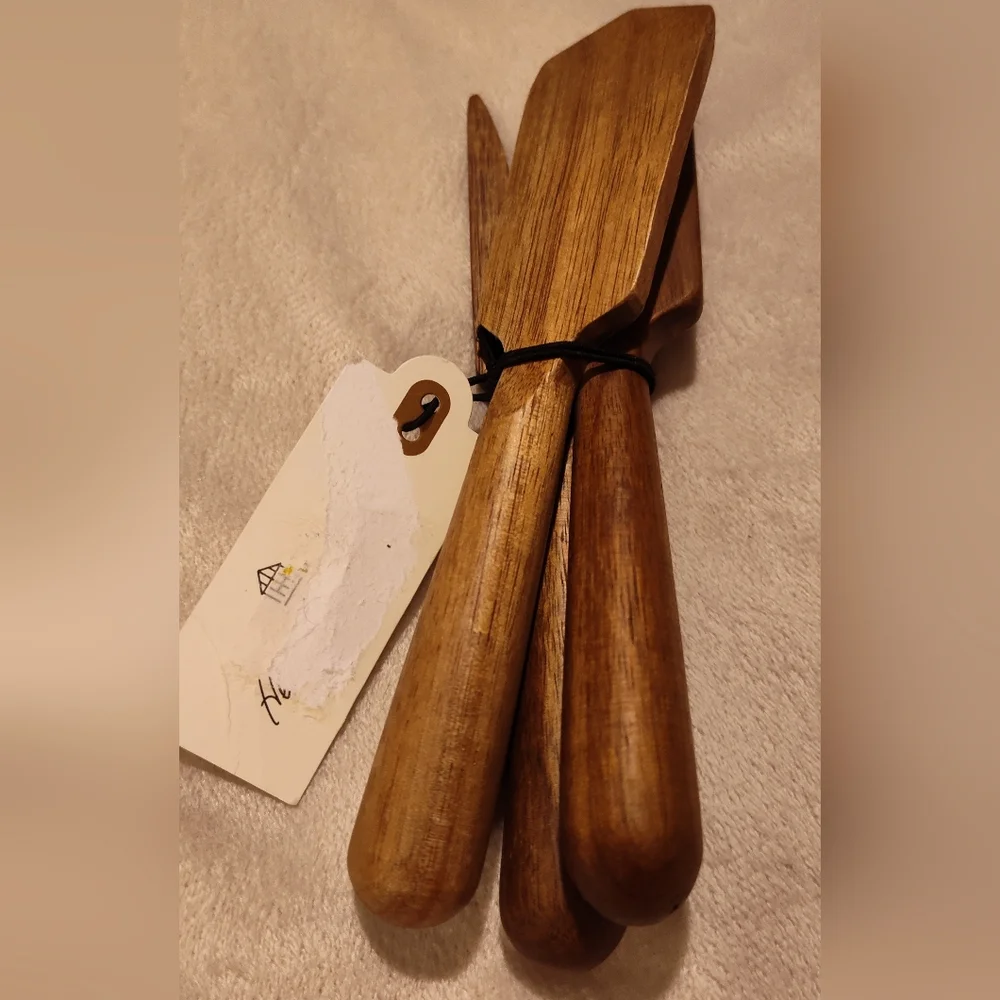 NWT! Wooden Cheese Knives Set